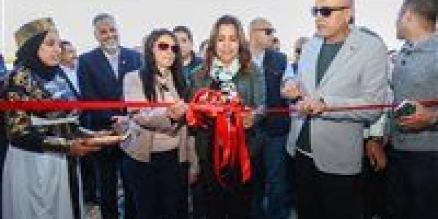 الأقصر
      على
      خريطة
      التنمية
      المتكاملة..
      افتتاح
      مجزر
      الحبيل
      الآلي
      وإطلاق
      السوق
      الحضاري
      الجديد
      بالبياضية