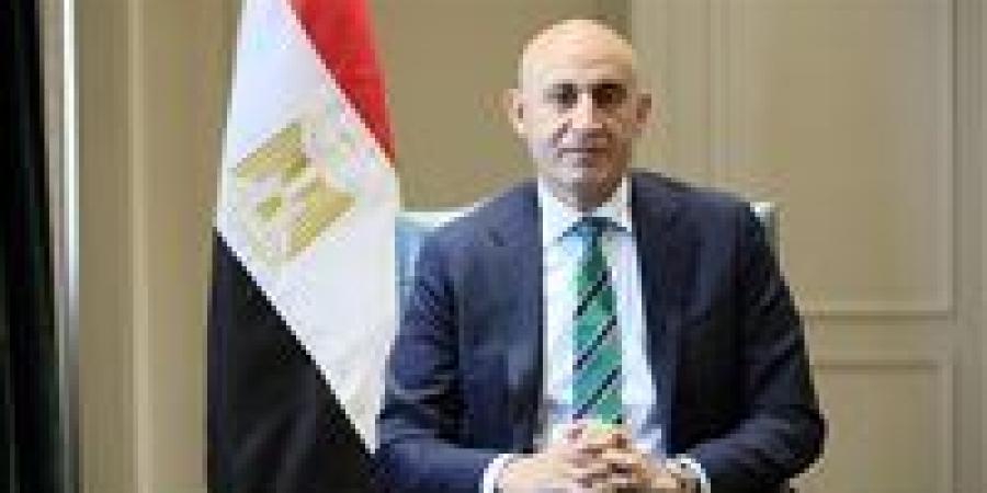 موعد
      امتحانات
      نصف
      العام
      2026
      رسميًا..
      جدول
      الامتحانات
      الكامل
      لجميع
      الصفوف