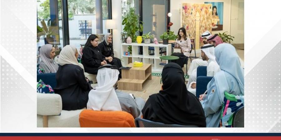 وزيرة
      شؤون
      الشباب
      تستقبل
      فريق
      رواد
      الإبداع
      بمركز
      المحرق
      الشبابي
      النموذجي