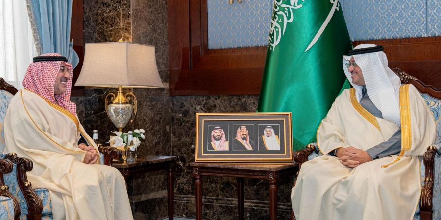 محافظ
      الأحساء
      يستقبل
      الرئيس
      التنفيذي
      لـ”سار”