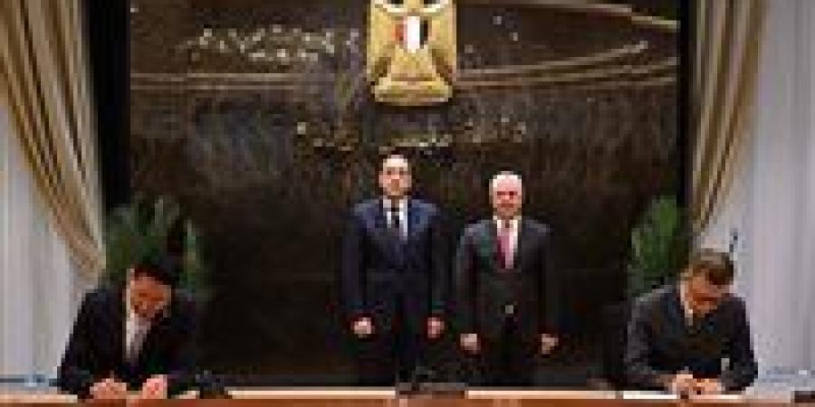 باستثمارات
      1.15
      مليار
      دولار..
      رئيس
      الوزراء
      يشهد
      توقيع
      عقود
      مشروعات
      باقتصادية
      قناة
      السويس