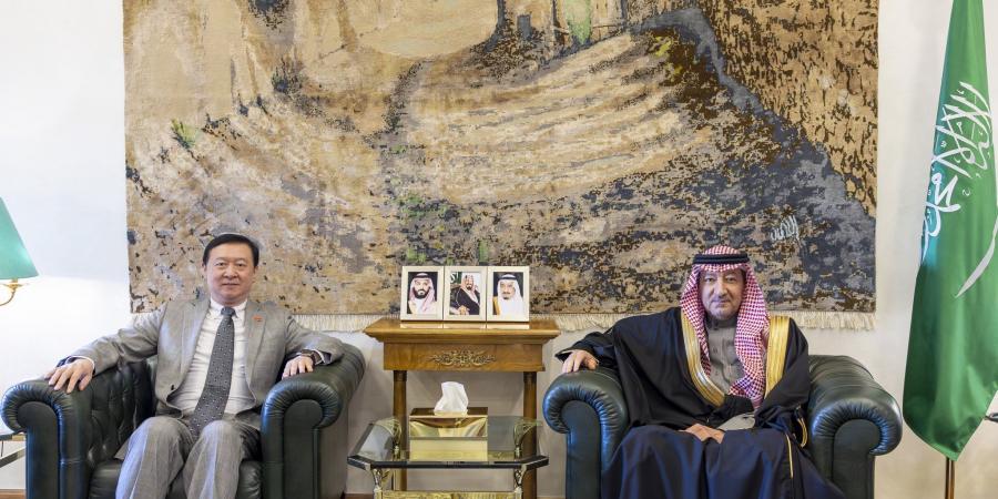 الخريجي
      يستقبل
      سفير
      الصين
      لدى
      المملكة