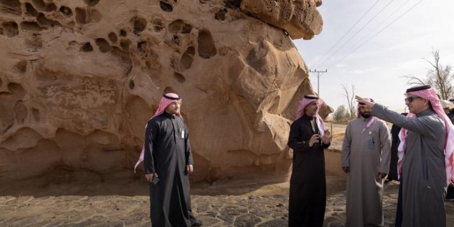 وزير
      السياحة
      يزور
      حصاة
      النصلة
      في
      عيون
      الجواء
      ضمن
      جولة
      حي
      الشتاء