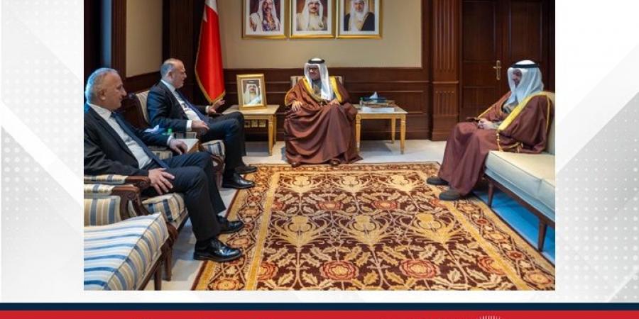 وزير
      الخارجية
      يستقبل
      سفير
      دولة
      فلسطين
      لدى
      المملكة
      المتحدة