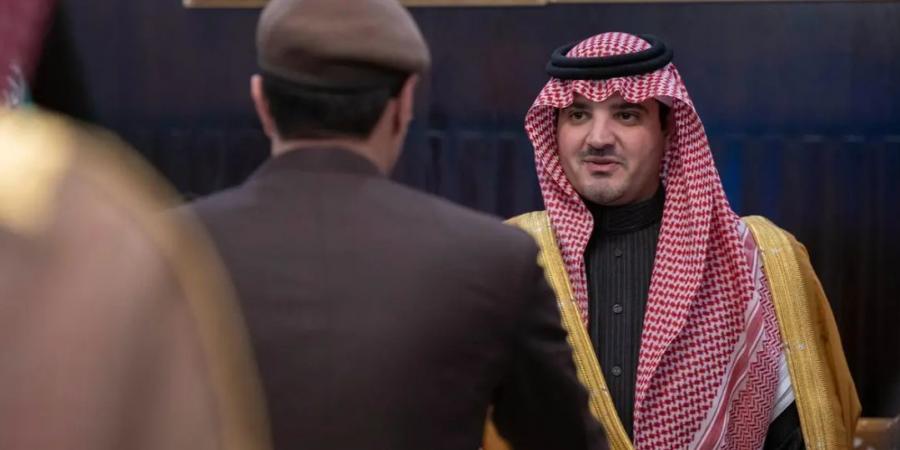 الأمير
      عبدالعزيز
      بن
      سعود
      يلتقي
      القيادات
      الأمنية
      بمنطقة
      الجوف