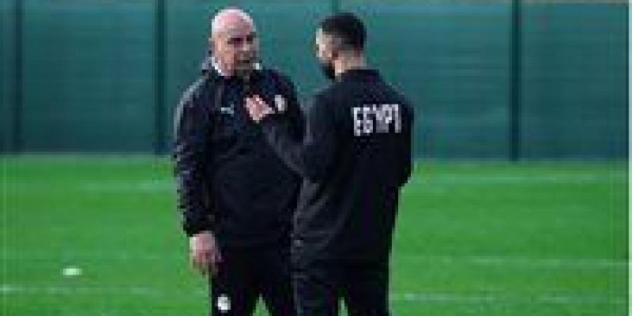 لم
      الشمل
      واستعادة
      الروح..
      جلسة
      خاصة
      بين
      صلاح
      والعميد
      لتوحيد
      الصفوف
      نحو
      اللقب
      الإفريقي