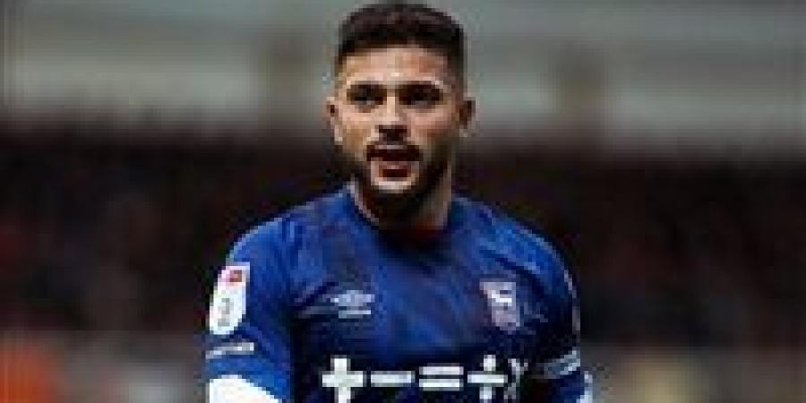 سام
      مرسي
      يدافع
      عن
      محمد
      صلاح
      ضد
      الادعاءات
      المثيرة
      للجدل