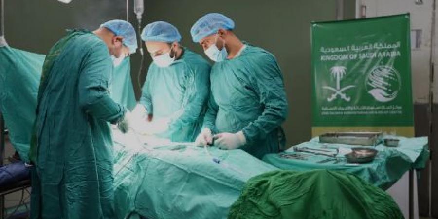 مركز
      الملك
      سلمان
      للإغاثة
      ينفذ
      مشروعاً
      طبياً
      تطوعياً
      للجراحة
      العامة
      في
      قطاع
      غزة