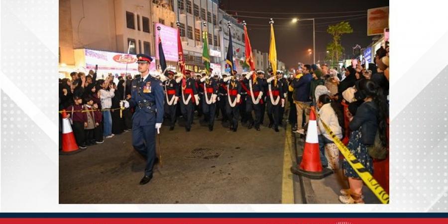 وزارة
      الداخلية
      تنظم
      طابور
      شرطة
      البحرين
      في
      محافظة
      المحرق
      احتفاءً
      بالأعياد
      الوطنية