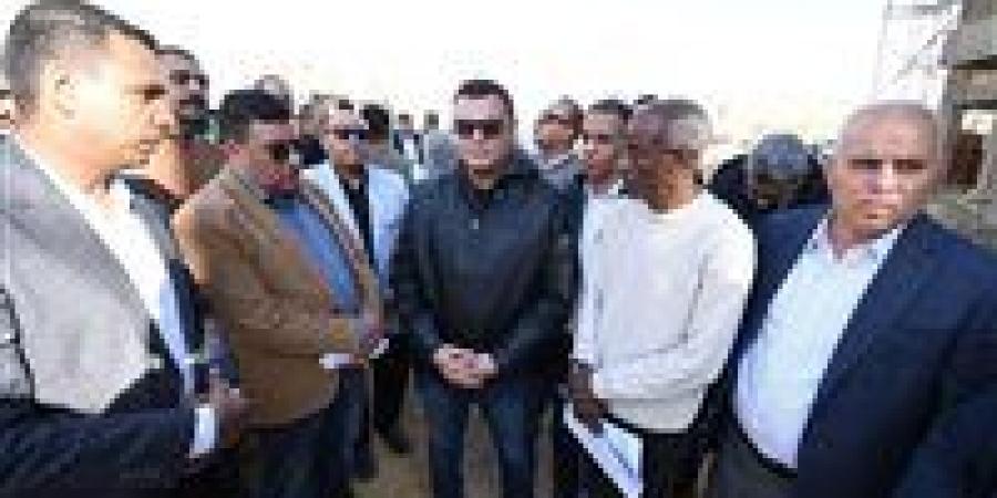 جولة
      ميدانية
      لوزير
      الإسكان
      في
      القاهرة
      الجديدة
      لتسريع
      تسليم
      مشروعات
      «جنة»
      ورفع
      كفاءة
      الكمبوندات