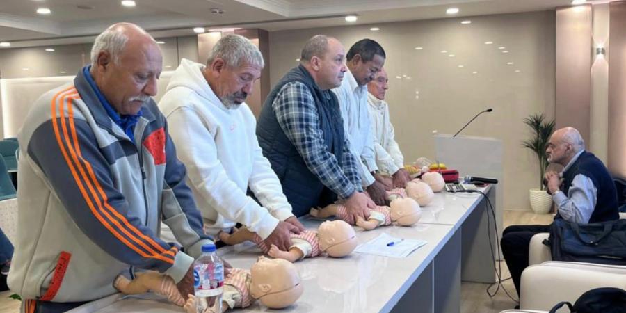 بحضور
      مجلس
      الإدارة
      ..
      اتحاد
      اسكواش
      ينظم
      دورة
      الإسعافات
      الأولية