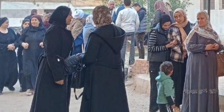 حضور
      نسائي
      كبير
      بمركز
      المراغة
      بسوهاج..
      طوابير
      الناخبين
      للتصويت
      في
      جولة
      الإعادة
      لانتخابات
      مجلس
      النواب