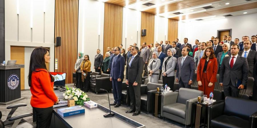 رانيا
      المشاط
      تلتقي
      الملحقين
      العسكريين
      المرشحين
      للعمل
      بالخارج:
      القوات
      المسلحة
      درع
      الوطن