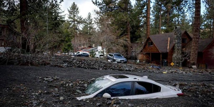 أمطار كاليفورنيا تتراجع.. لكن خطر الفيضانات التي تبتلع كل شيء لا يزال قائماً