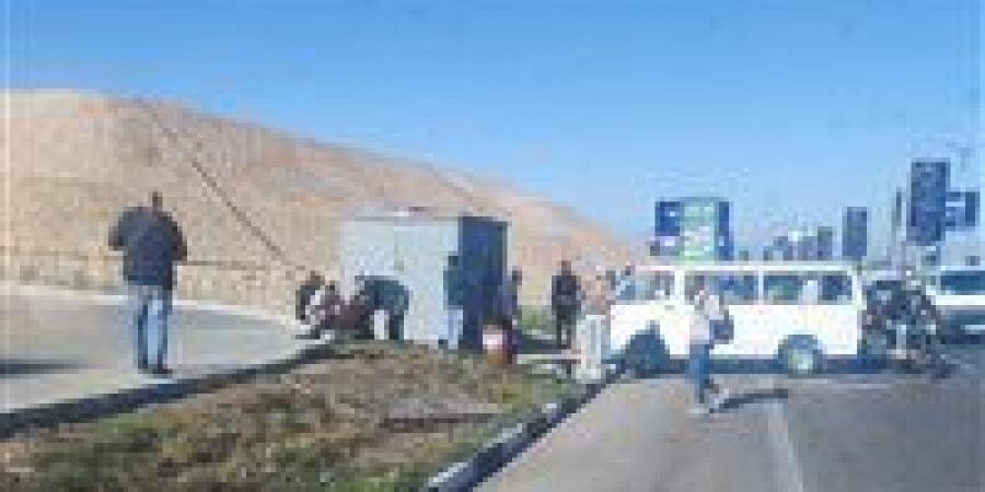 إصابة 17 شخص في حادث سيارة ميكروباص بالفيوم