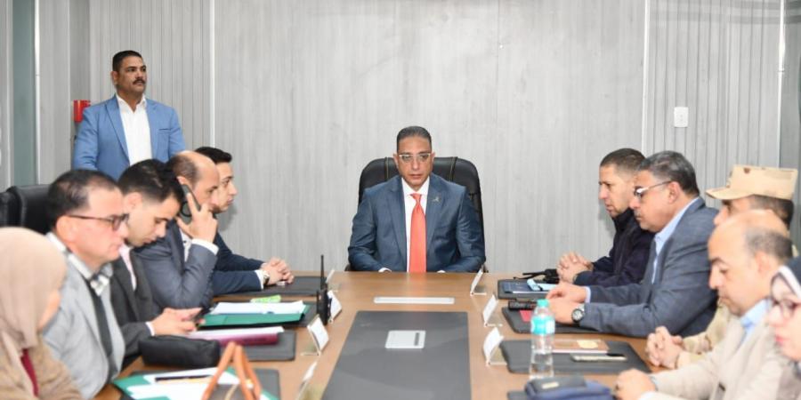 محافظ الفيوم يتابع أعمال فتح وانتظام لجان التصويت باليوم الثاني من جولة الإعادة لانتخابات مجلس النواب