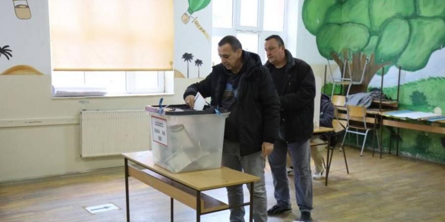 كوسوفو تجري انتخابات في محاولة لإنهاء الجمود السياسي