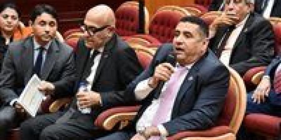 نائب باجتماع "إسكان الشيوخ" يطالب بمراجعة اللائحة التنفيذية لقانون التصالح في مخالفات البناء بالريف