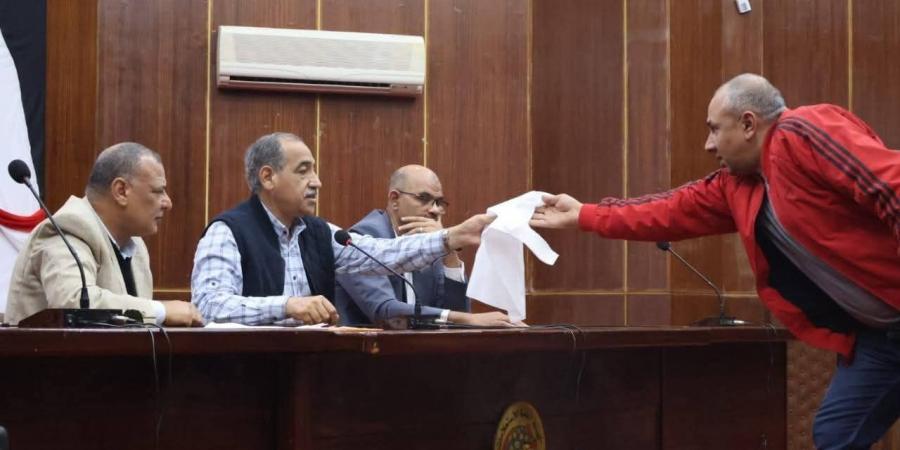 البحر الأحمر: اجتماع موسع لمناقشة آليات تنفيذ قرار حظر استخدام الأكياس البلاستيكية