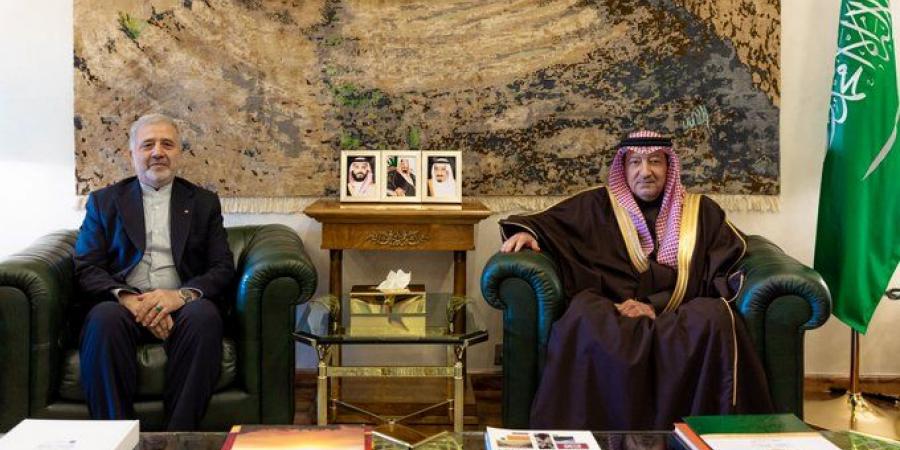 “الخريجي” يبحث مع السفير الإيراني العلاقات الثنائية والموضوعات المشتركة