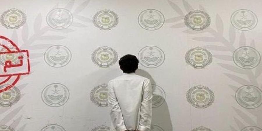 مكافحة المخدرات بعسير تقبض على مواطن لترويجه 22,900 قرص خاضع للتنظيم الطبي #عاجل