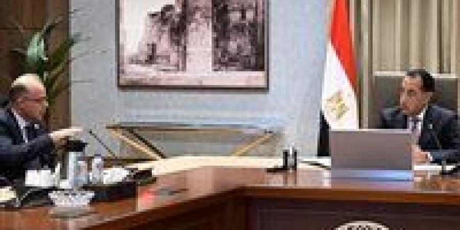 رئيس الوزراء يتابع خطة التوسّع في طرح المزيد من الشركات بالبورصة