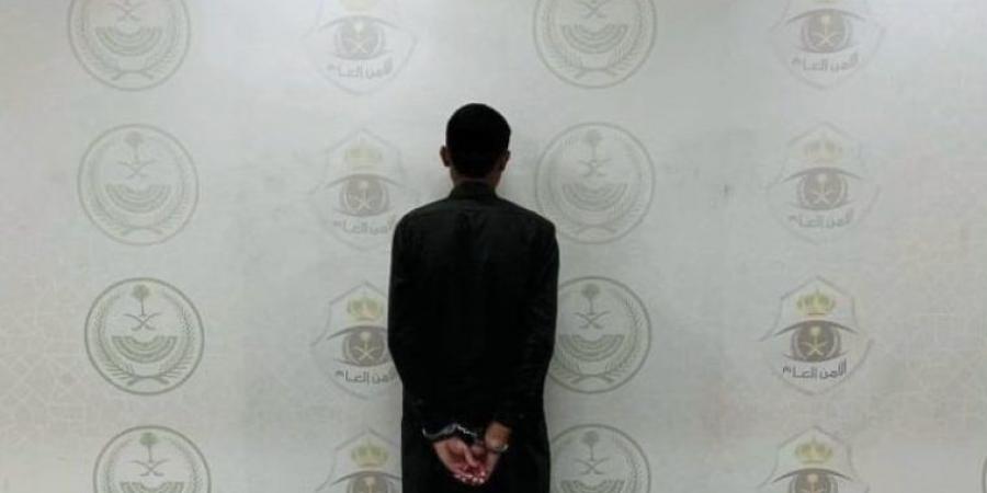 القبض على باكستاني يروج مادة الميثامفيتامين المخدر في مكة المكرمة