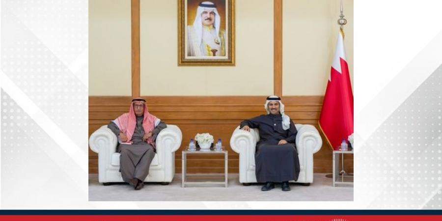وزير الإعلام يستقبل رئيس جمعية الصحفيين البحرينية ولجنة الإعلام الرياضي بالجمعية