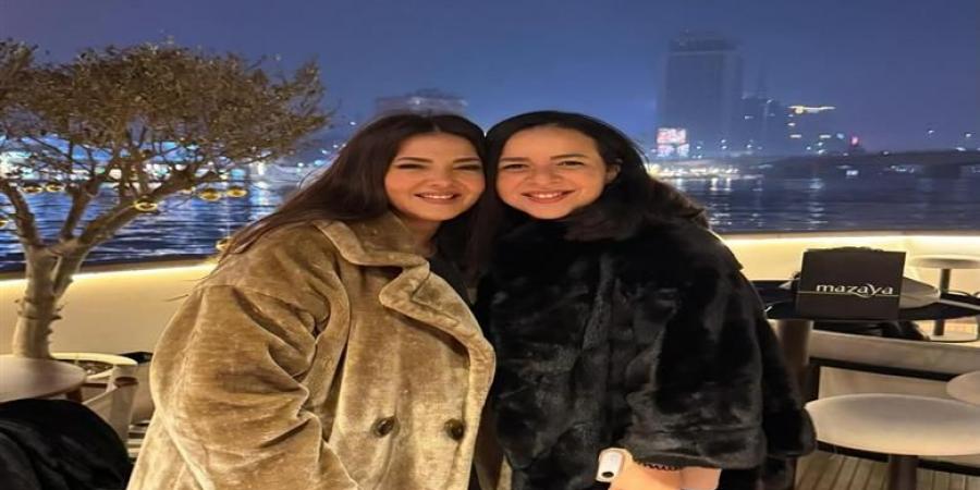 بكلمات معبرة.. إيمي سمير غانم تهنئ دنيا سمير غانم بعيد ميلادها
