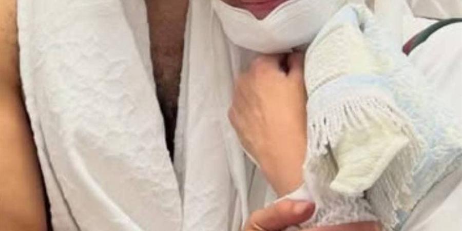 منة شلبي وأحمد الجنايني يبدآن العام الجديد بأداء مناسك العمرة| صور