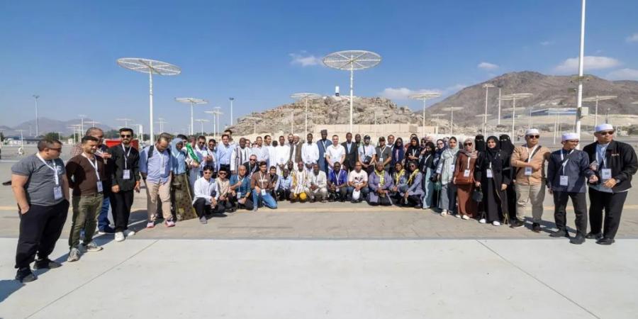 انطلاق برنامج رحلة المشاعر المقدسة بمشاركة شباب عربي وإسلامي