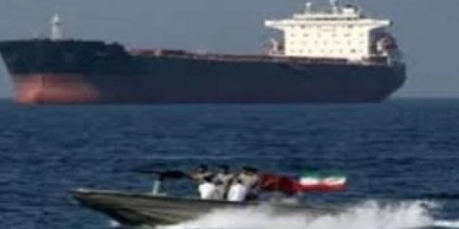 المنظمة البحرية الدولية: نعمل على إجلاء 32 سفينة عالقة فى مياه الخليج