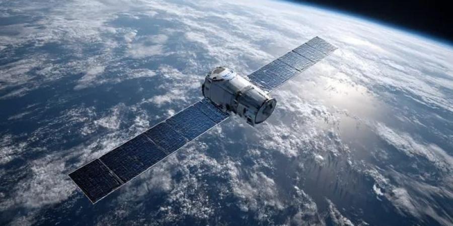 إيلون ماسك يسعى لتدشين "مليون قمر صناعي" حول الأرض