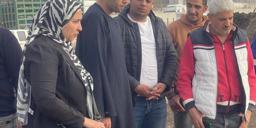 النائب حسن عمر يتابع تسريب بقعة زيت بترعة الإسماعيلية بالقليوبية