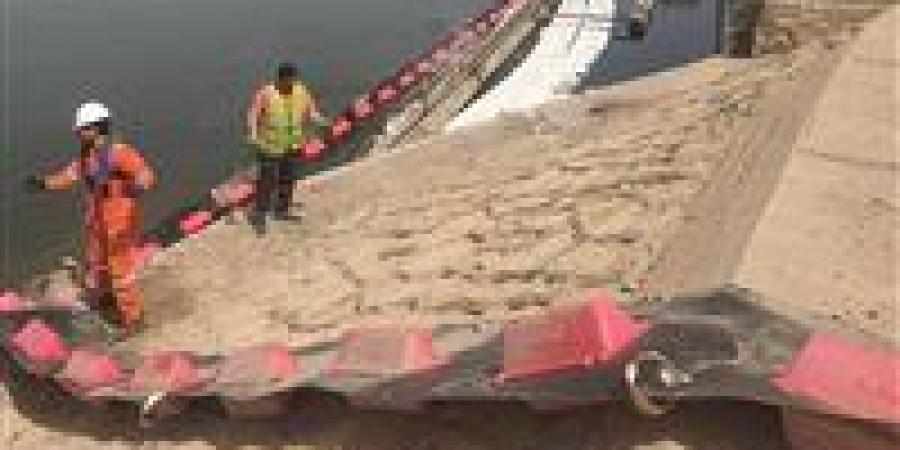 القابضة للمياه: لا تأثير على جودة مياه الشرب نتيجة تسرب بقعة سولار بترعة الإسماعيلية