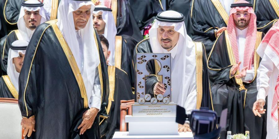 أمير الرياض يفتتح مشروعات رياضية جديدة في جامعة الفيصل ويرى حفل خريجي الدفعة الـ15