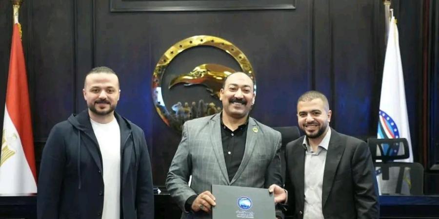 بحضور الأمين العام للحزب.. أمانة العمل الجماهيري المركزية بـ"مستقبل وطن"تعقد اجتماعا تنظيماً مع أمنائها في المحافظات لتكريم كوادرها والاستعداد للمحليات