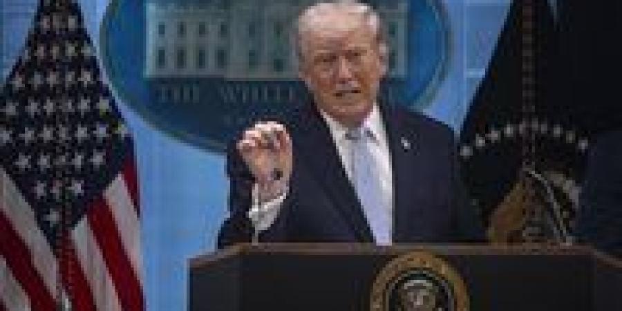 ترامب: أوافق على تعليق قصف ومهاجمة إيران أسبوعين بشرط فتح مضيق هرمز