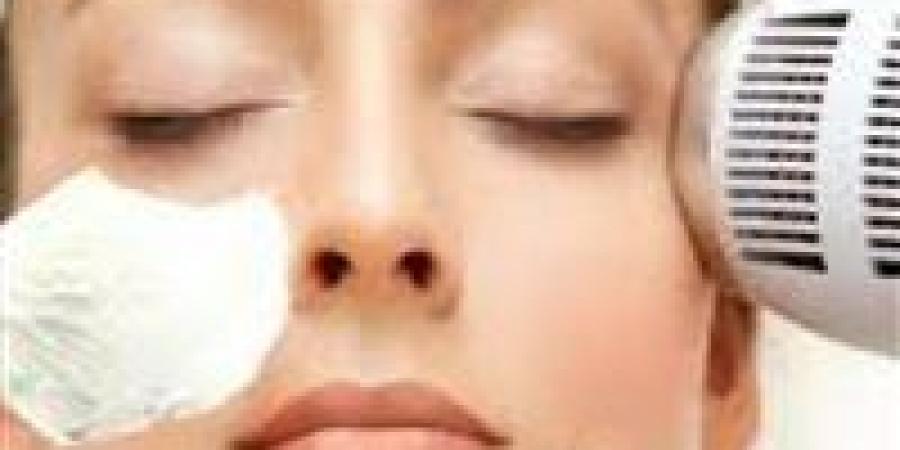 " وداعًا لحب الشباب" ..5 مقشرات منزلية تمنحك بشرة ناعمة ومشرقة