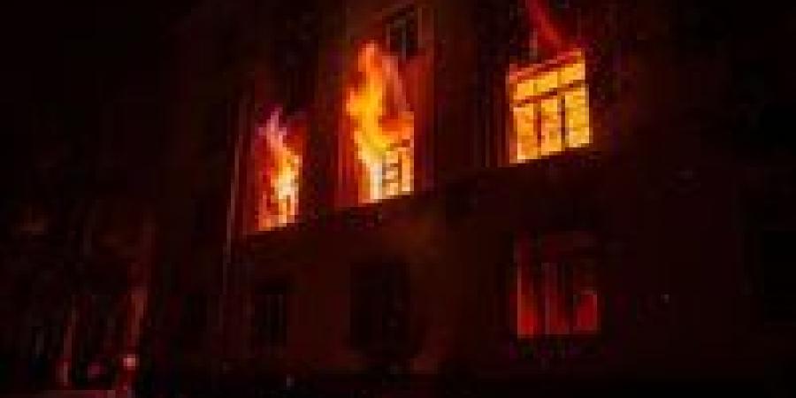 حريق
      أعلى
      سطح
      منزل
      بأوسيم..
      والنيابة
      تنتدب
      المعمل
      الجنائي
      لكشف
      الأسباب