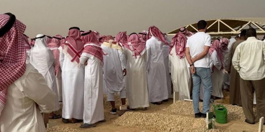 الخرج تودع إحدى المعلمات المتوفيات في حادث حوطة بن تميم