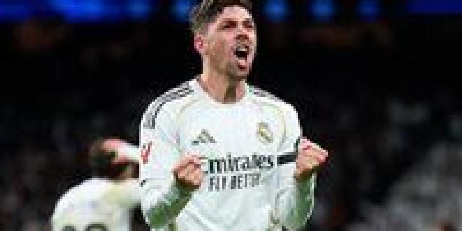 الريال
      ضد
      غيرونا..
      فيديريكو
      فالفيردي
      يسجل
      الهدف
      الأول
      لـ
      ريال
      مدريد
      في
      مرمى
      جيرونا
      بالدوري
      الإسباني