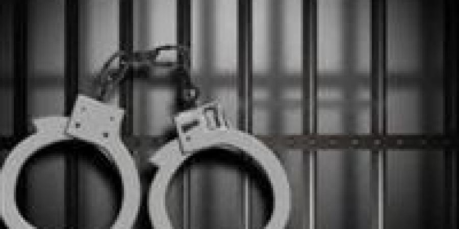 لمنعها
      من
      الذهاب
      لوالدتها..
      حبس
      عامل
      أنهى
      حياة
      طفلته
      ضربا
      بالطالبية