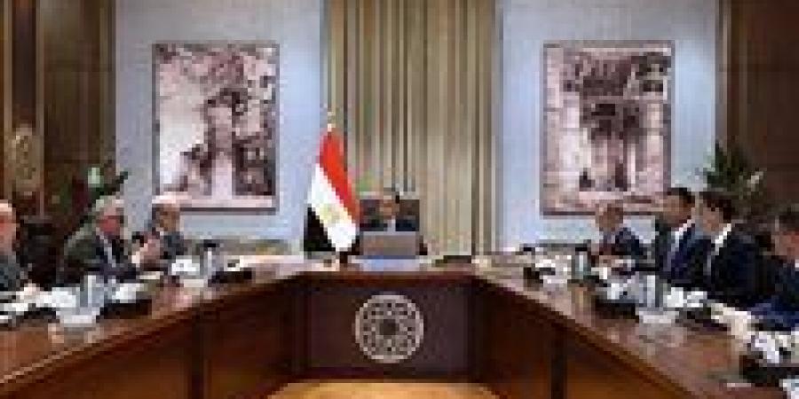 باستثمارات
      2
      مليار
      دولار..
      مصر
      تدخل
      عصر
      الألومنيوم
      الثقيل
      بمصنع
      عملاق
      في
      شرق
      بورسعيد