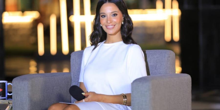 مريم
      الجندي
      تُحيي
      ذكرى
      رحيل
      والدها
      بكلمات
      مؤثرة:
      “7
      سنين
      والوجع
      لسه
      زي
      ما
      هو”