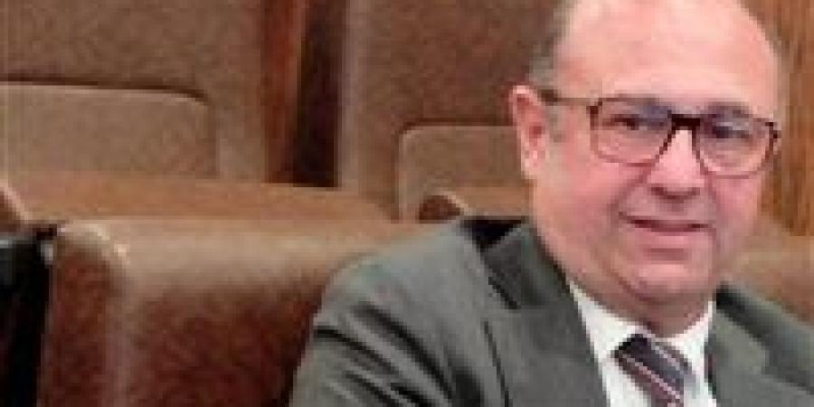 غرفة
      بورسعيد:
      التحول
      الرقمي
      يعزز
      كفاءة
      التجارة
      ويجذب
      الاستثمارات