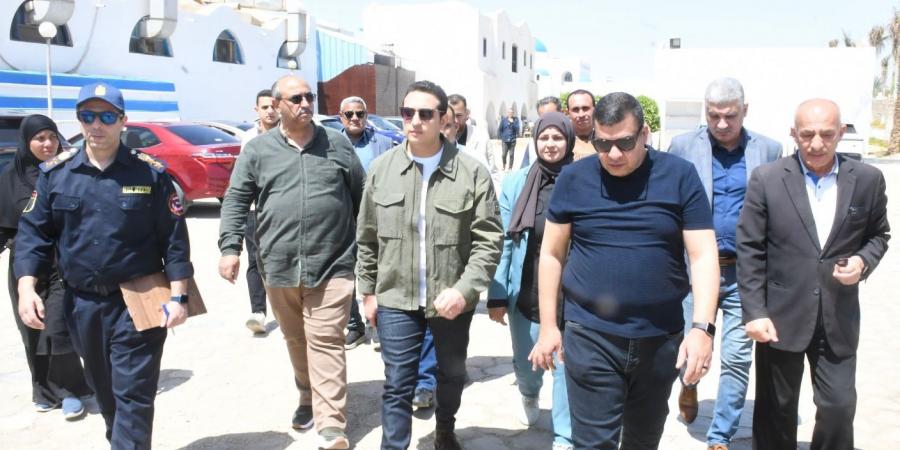 تشديد
      رقابي
      على
      منشآت
      بحيرة
      قارون..
      نائب
      محافظ
      الفيوم
      يتفقد
      الفنادق
      ويُعدم
      لحوماً
      فاسدة