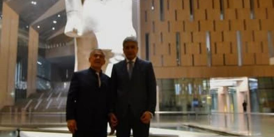 وزير
      السياحة
      يستقبل
      رئيس
      جمهورية
      تتارستان
      ويصحبه
      في
      جولته
      بالمتحف
      المصري
      الكبير