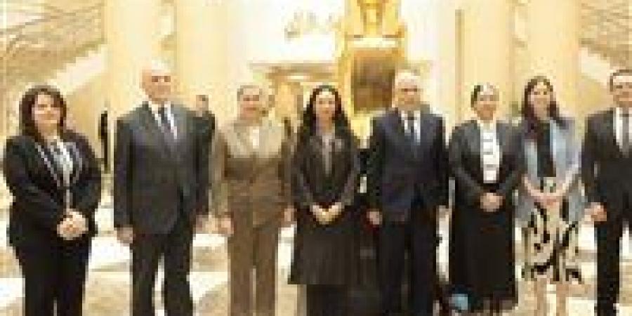 رئيس
      المجلس
      القومي
      للمرأة:
      “الغرف
      الصديقة
      للطفل”
      نقلة
      نوعية
      في
      مسار
      العدالة
      المصرية