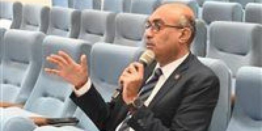 النائب
      إيهاب
      منصور:«
      محتاجين
      تشجيع
      الاستثمار
      و
      تحقيق
      منافسة
      حقيقية
      بآليات
      ردع
      لمنع
      الاحتكار»